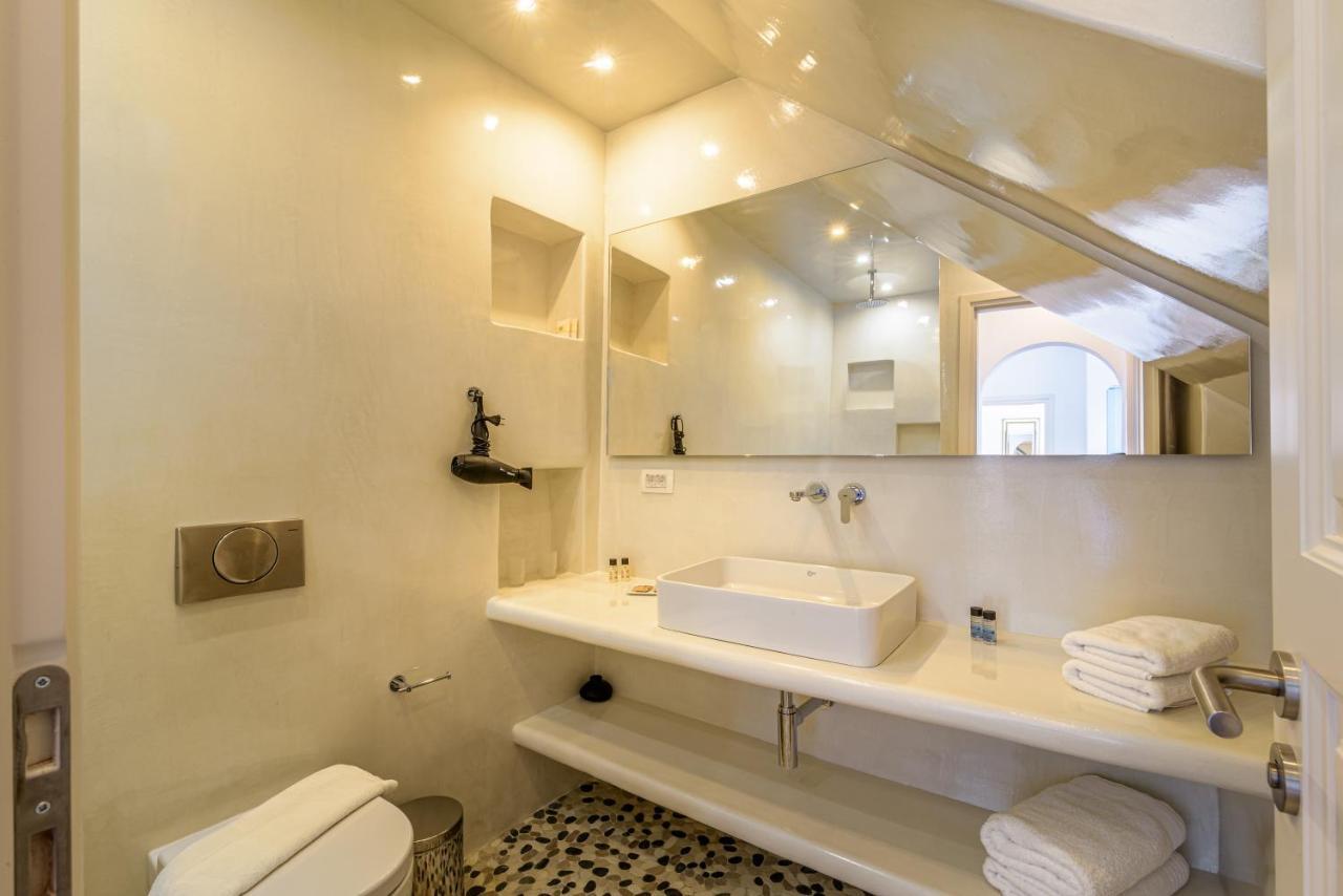 Golden Grey Goose Apartment